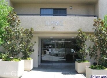 Extraordinary Club California Condominium Located at 10982 Roebling #422 was Just Sold